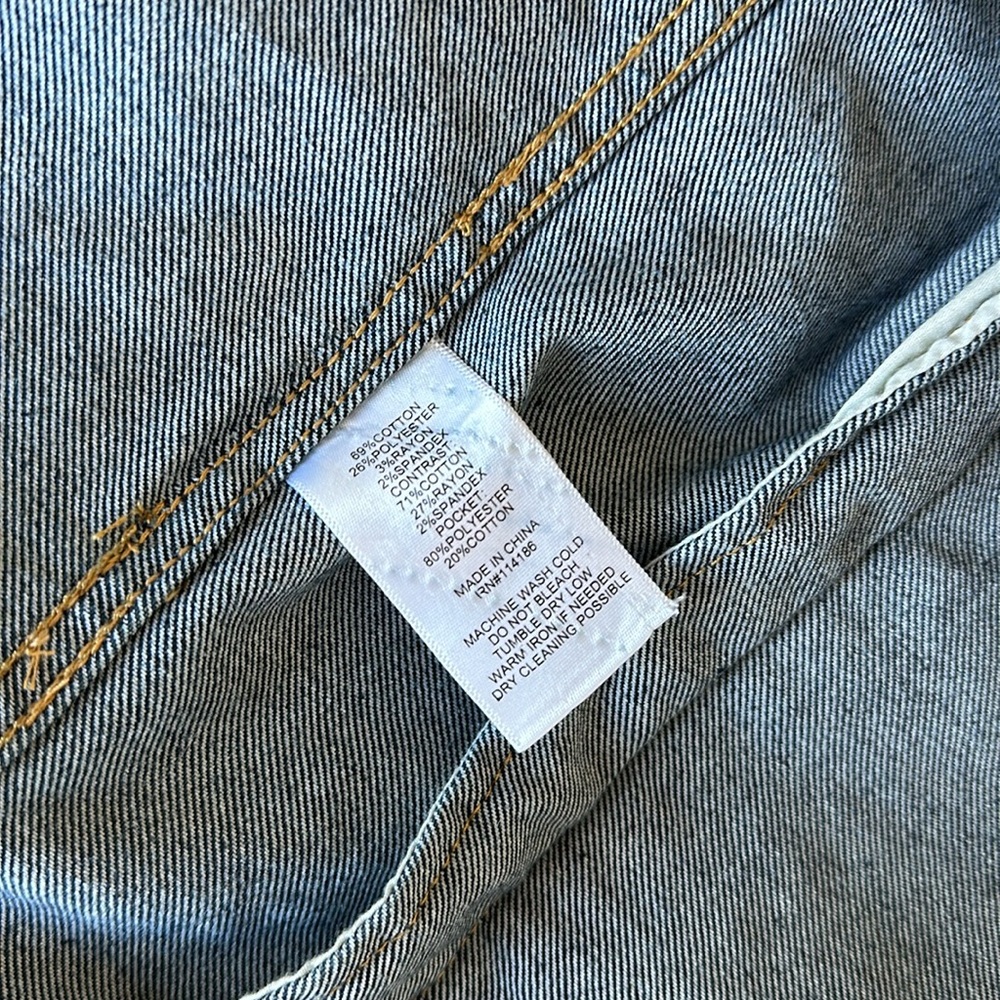 Frye and Co oversized denim jacket, back shoulder print, XL - Picture 9 of 9